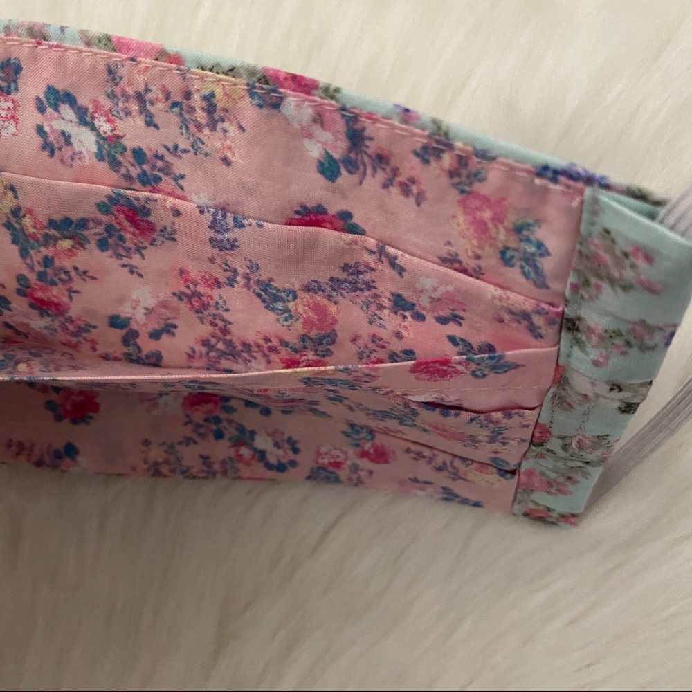 LoveShackFancy x Target Floral Face Mask w/ Pocket - Picture 5 of 9